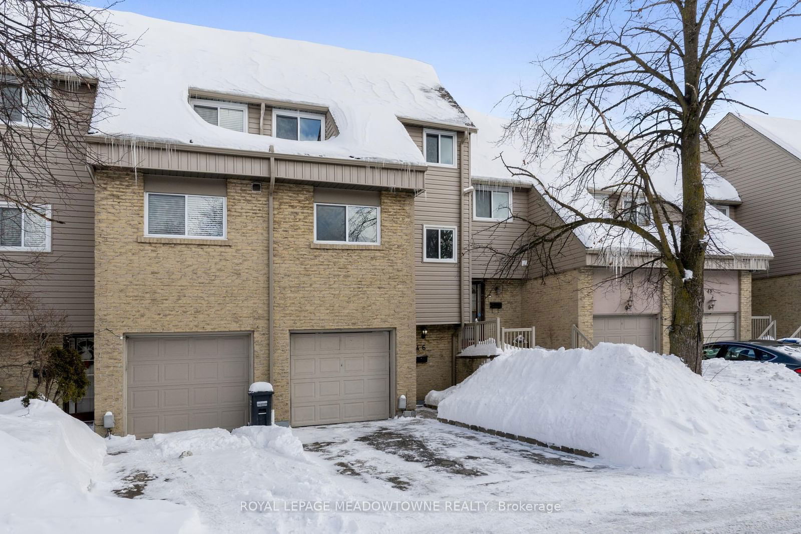 Townhouse for sale at 46-46 Tara Park Crescent, Brampton, Brampton North, L6V 3E3 - MLS: W11978248