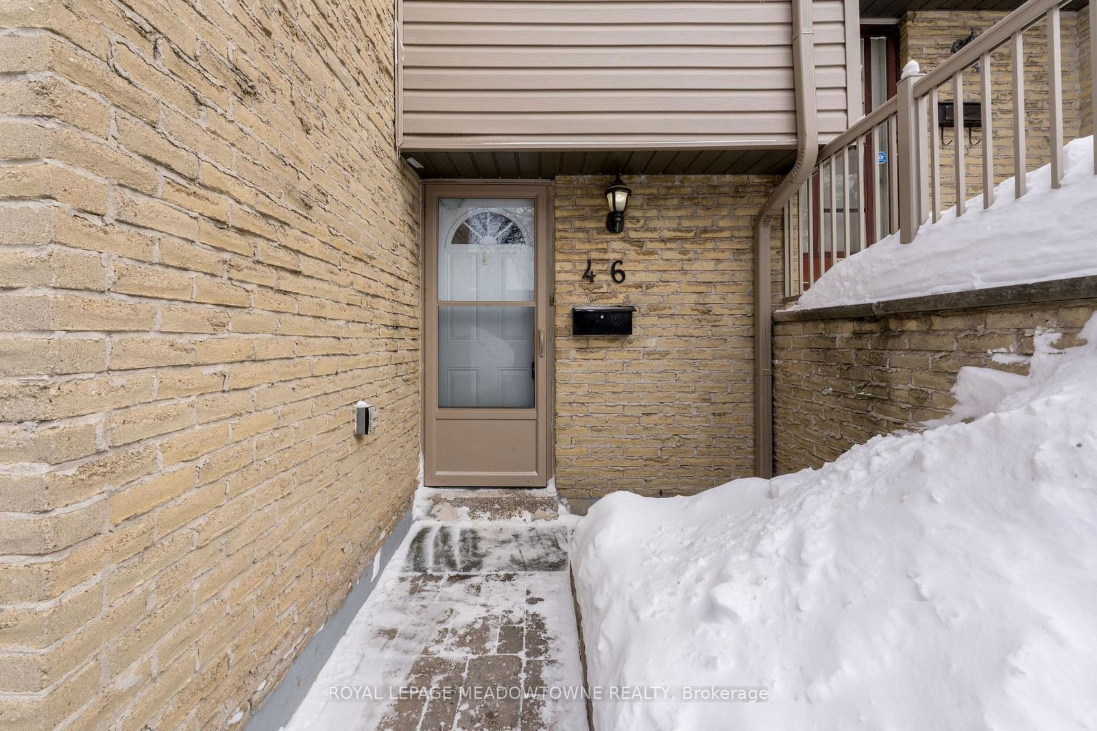 Townhouse for sale at 46-46 Tara Park Crescent, Brampton, Brampton North, L6V 3E3 - MLS: W11978248