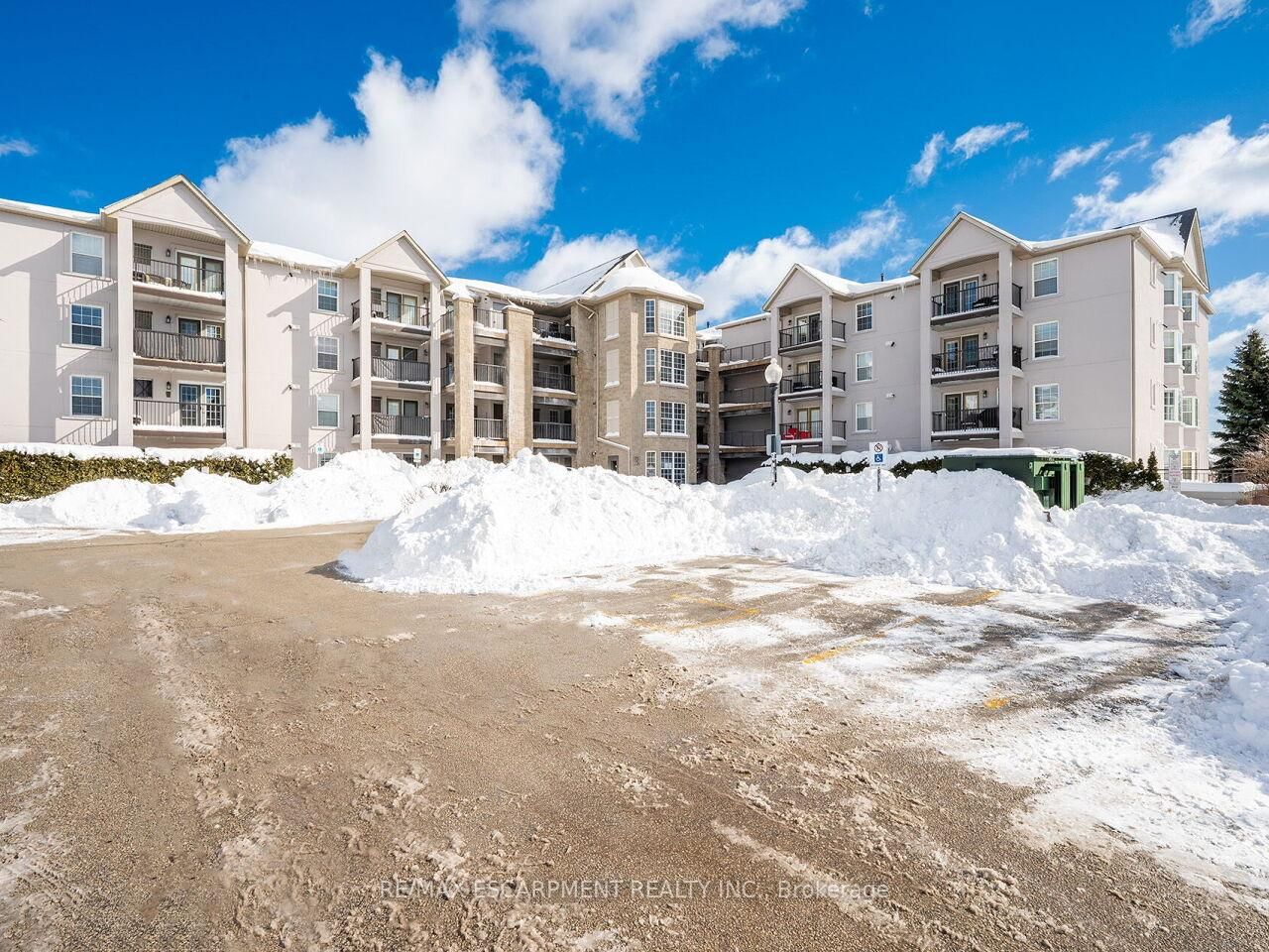 Condo for sale at 213-1421 Walkers Line, Burlington, Tansley, L7M 4P4 - MLS: W11978321