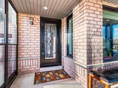 4 Fairhill Ave, Brampton - Fletcher's Meadow image-0-2
