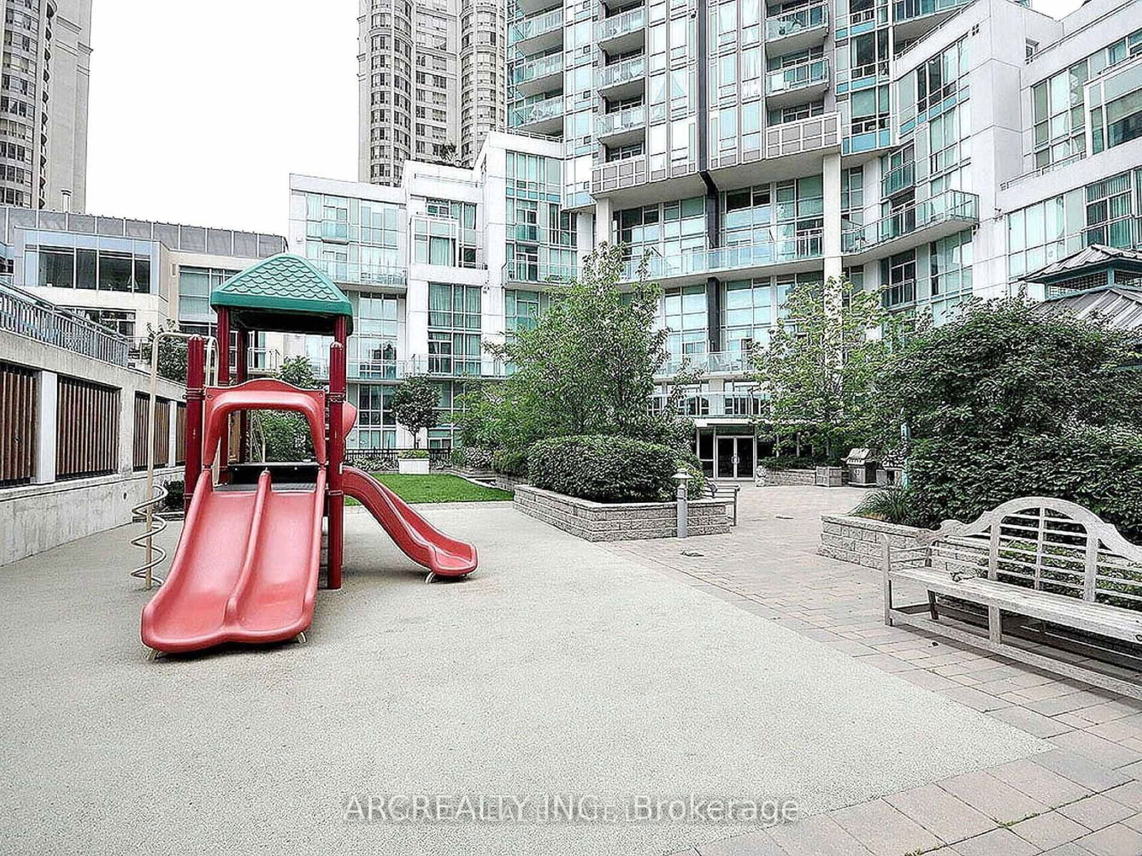 Condo for lease at 2005-220 Burnhamthorpe Road, Mississauga, City Centre, L5B 4N4 - MLS: W11978405