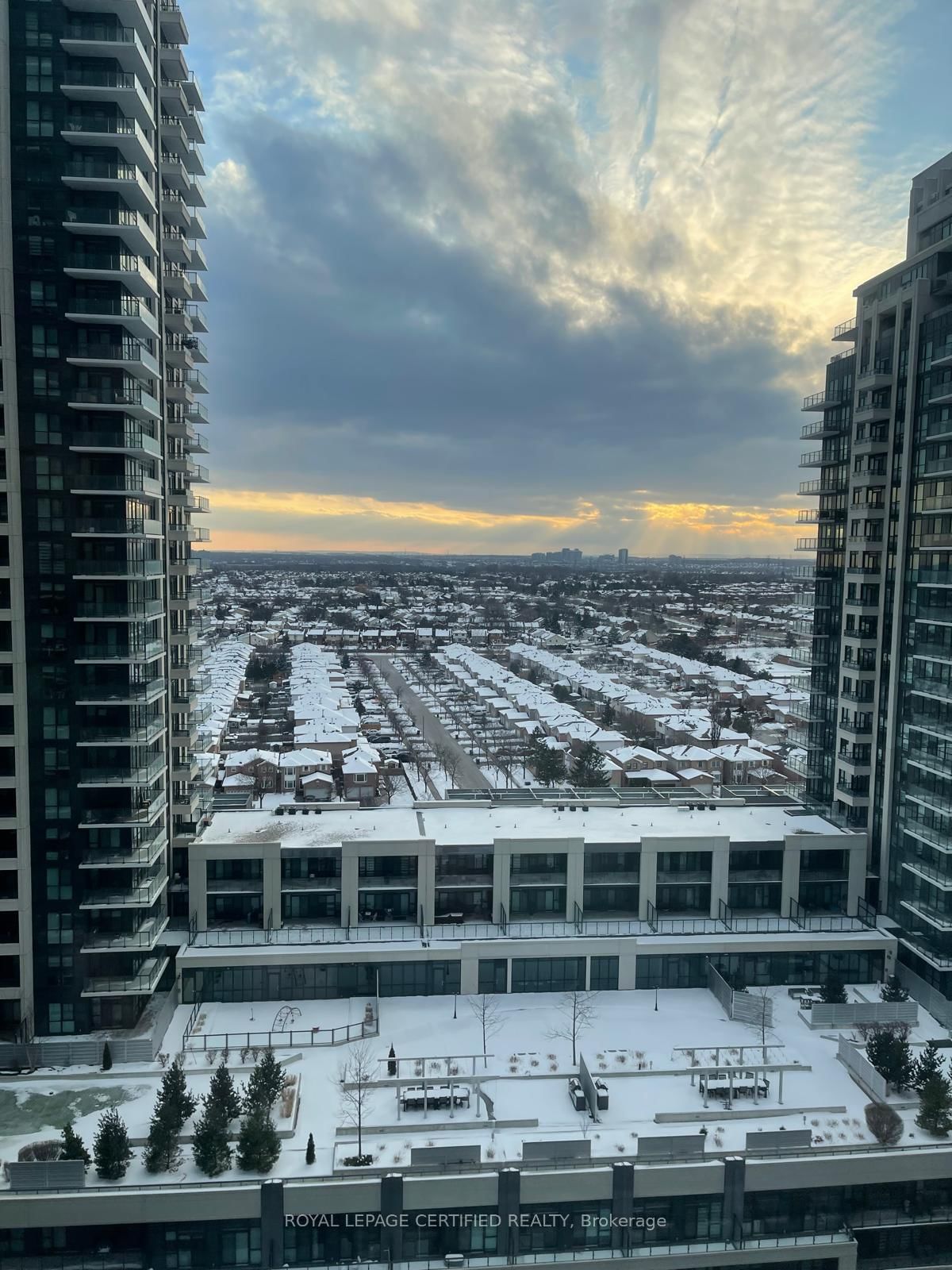 Condo for lease at 1605-4070 Confederation Pkwy, Mississauga, City Centre, L5B 0E9 - MLS: W11978579