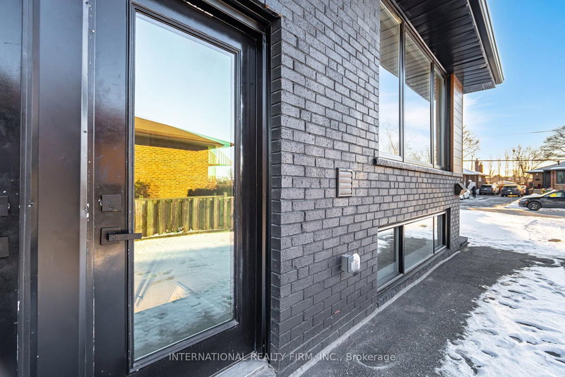 Unit #4 - 25 Templar Dr, Toronto, M9R 3C6 | Image 2