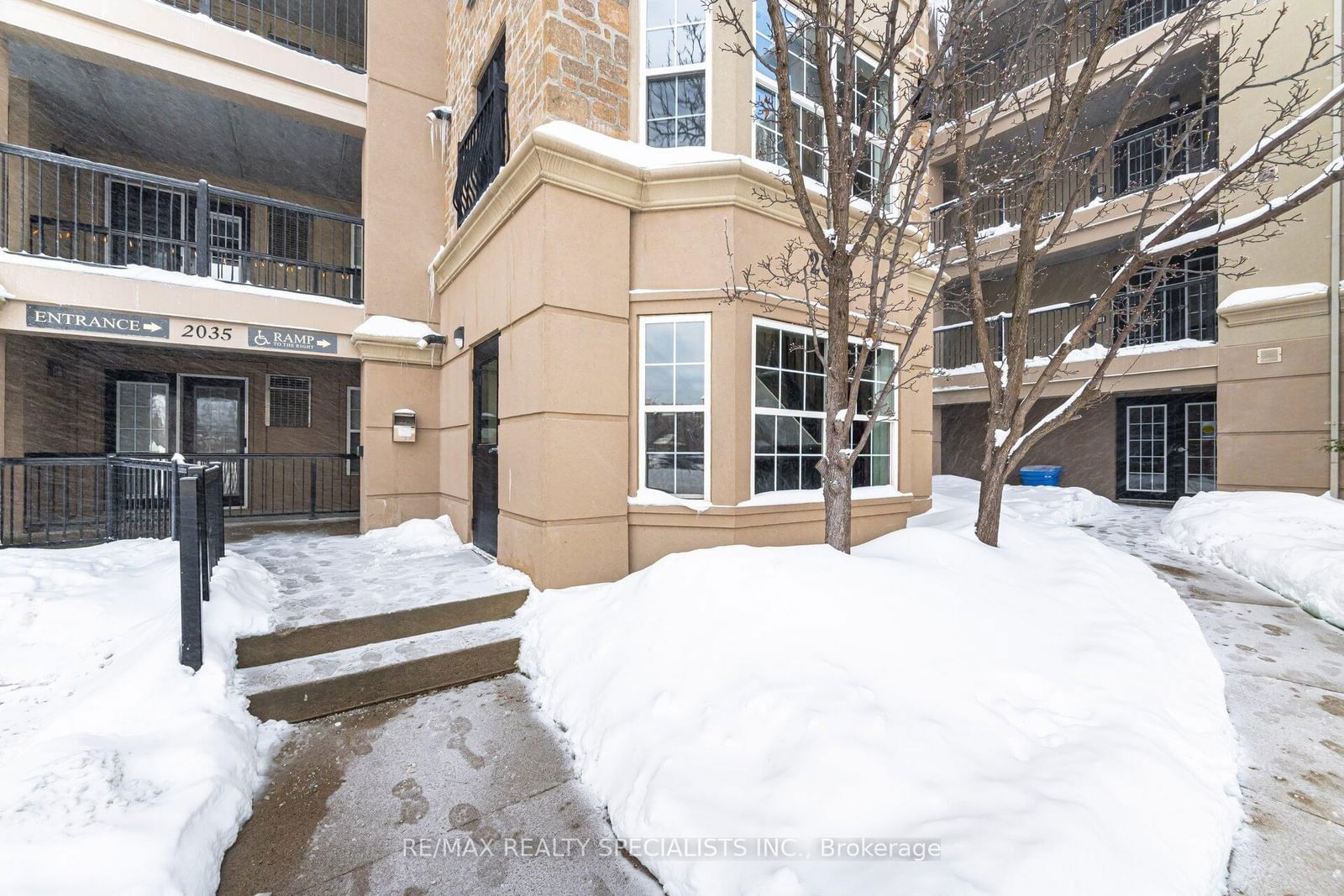 Condo for sale at 303-2035 Appleby Line, Burlington, Uptown, L7L 7G8 - MLS: W11979439