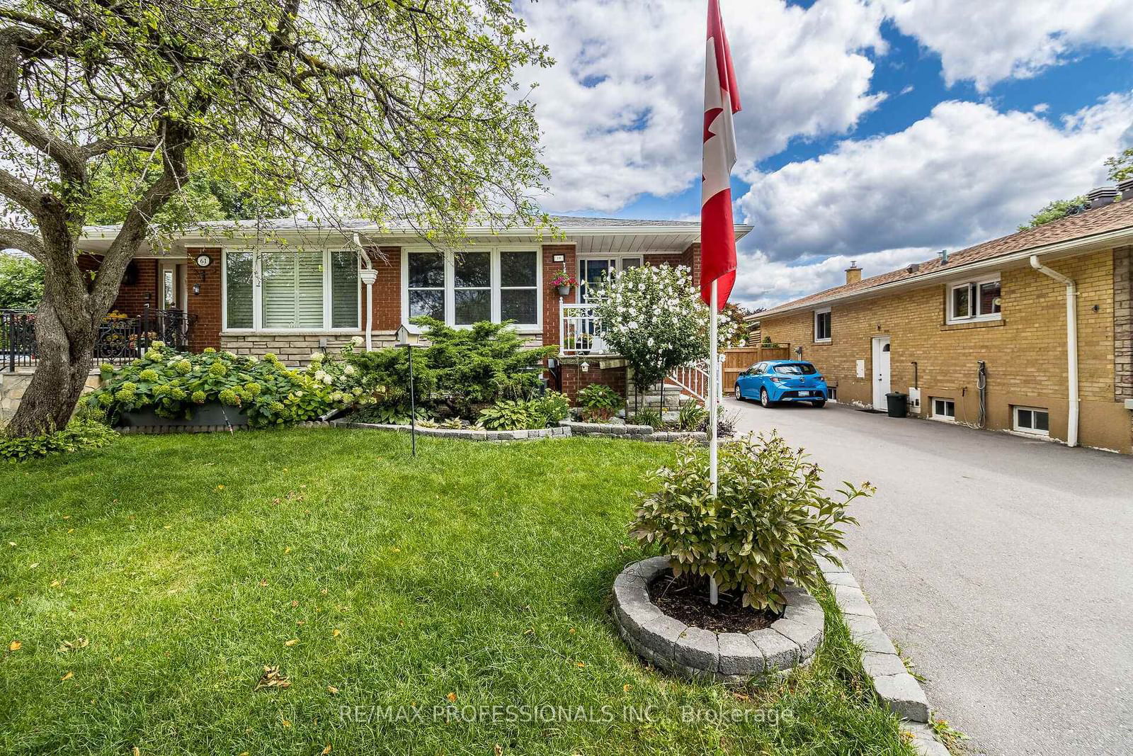 Semi-Detached House for sale at 59 Vanguard Drive, Toronto, Islington-City Centre West, M9B 5E8 - MLS: W11979482