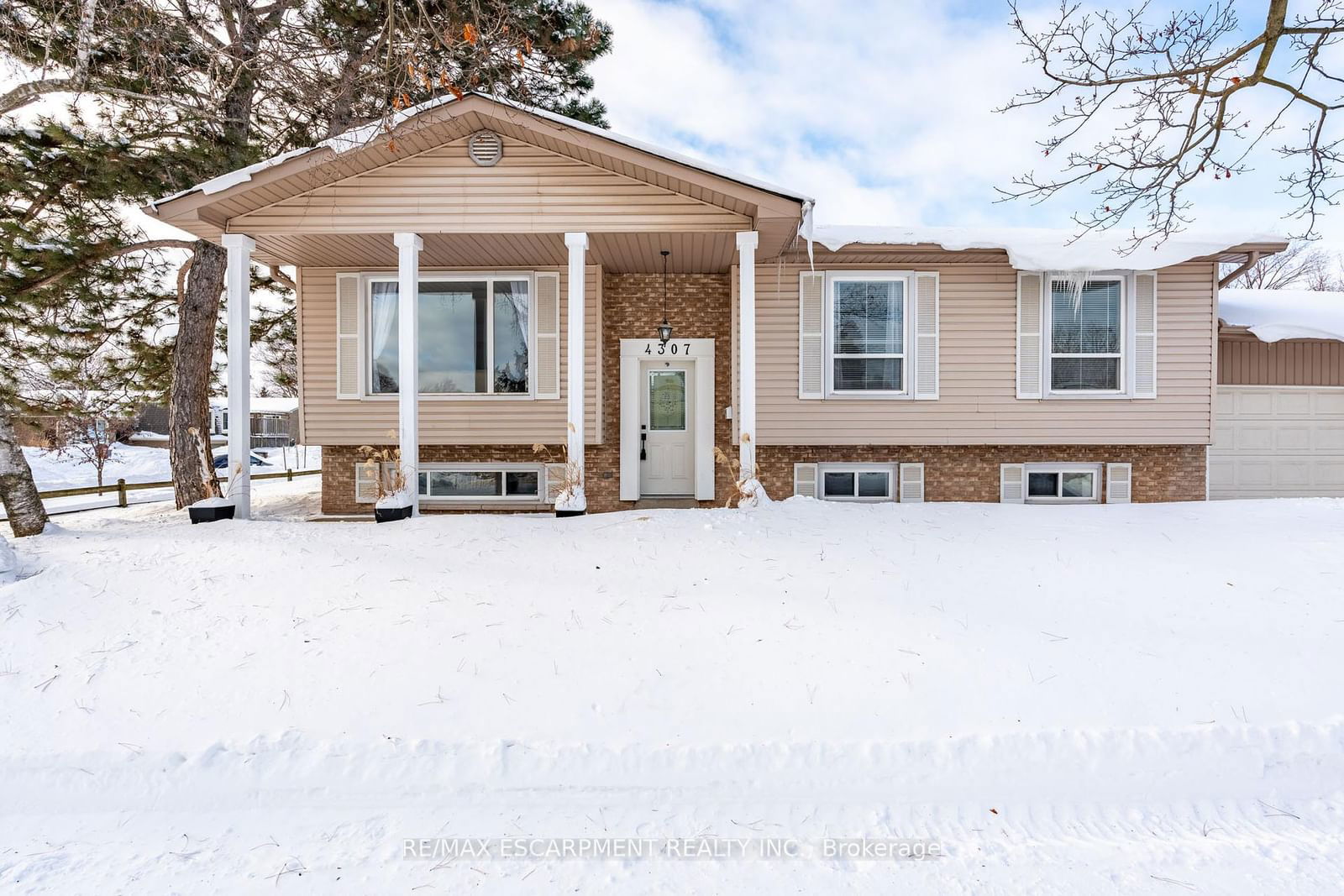 Detached House for sale at 4307 LONGMOOR Drive, Burlington, Shoreacres, L7L 5A7 - MLS: W11979508