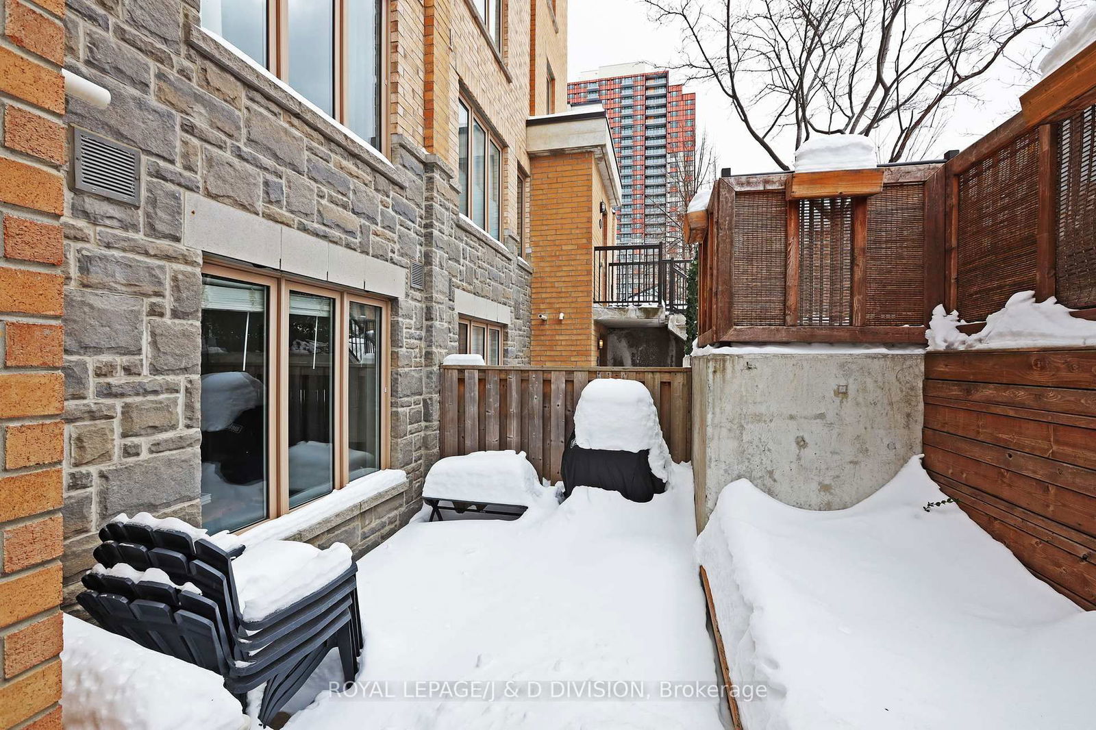 Townhouse sold at 110-9 Foundry Avenue, Toronto, Dovercourt-Wallace Emerson-Junction, M6H 0B7 - MLS: W11979632