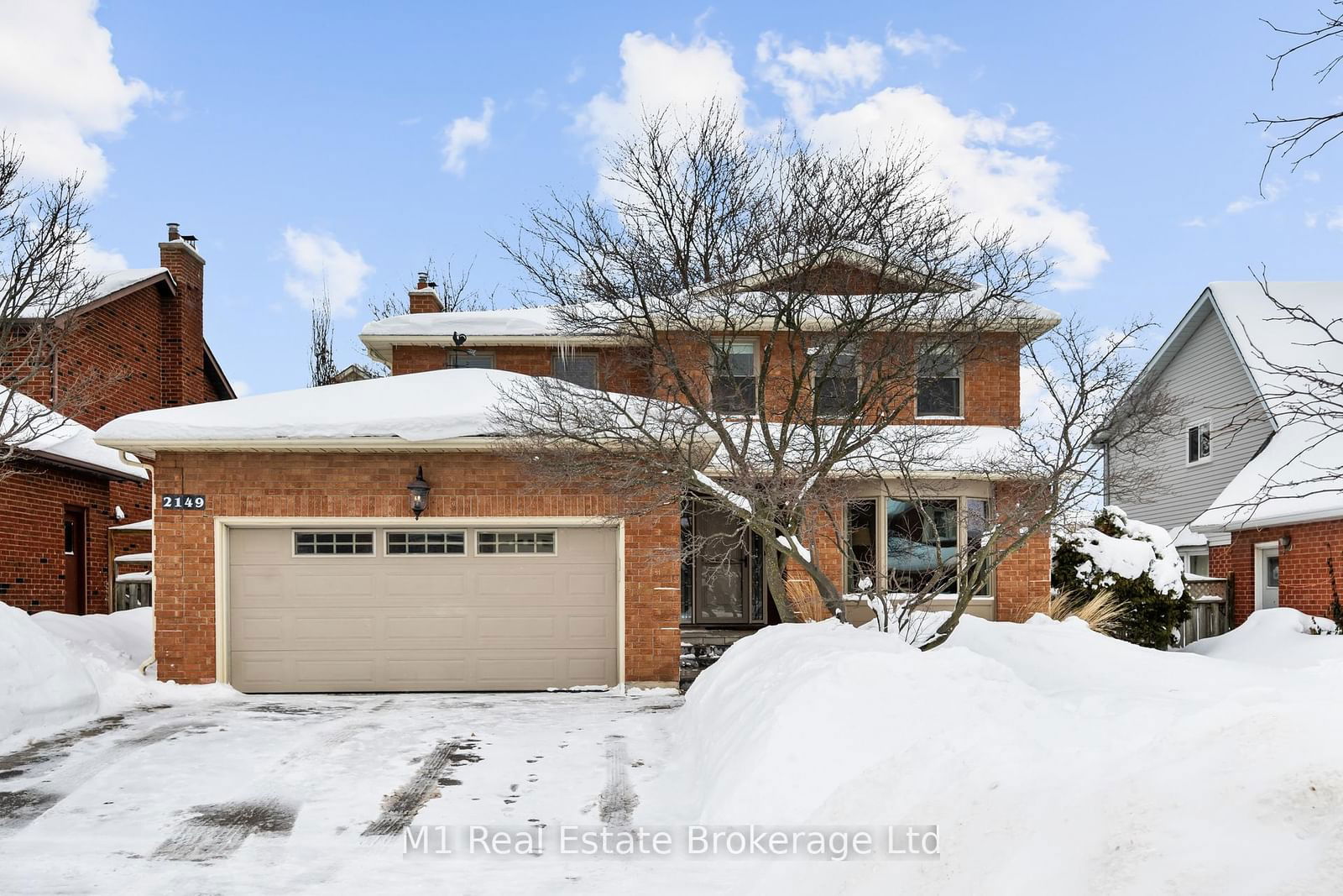 Detached House for sale at 2149 Deerwood Drive, Burlington, Headon, L7M 2Y3 - MLS: W11979809