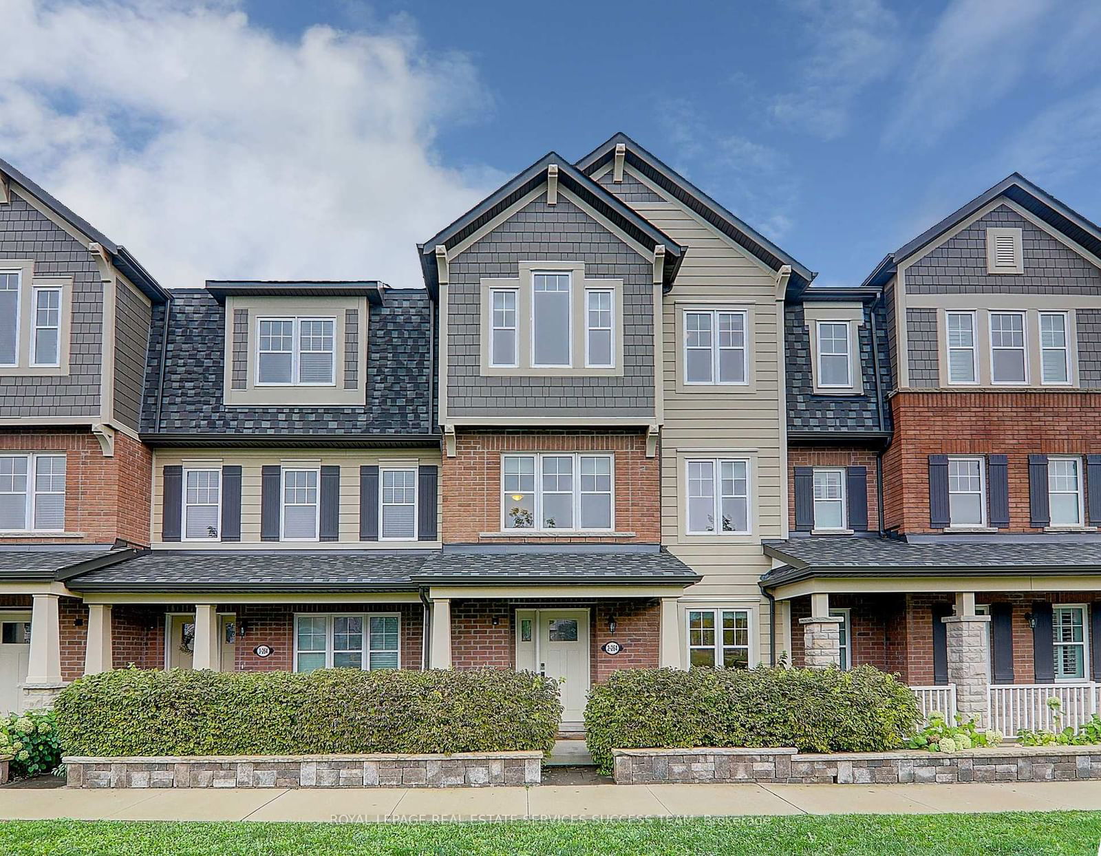 Townhouse for lease at 2-264 Sarah Cline Drive, Oakville, Rural Oakville, L6M 0V4 - MLS: W11979874