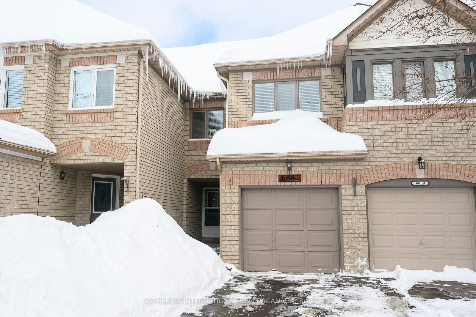 Townhouse sold at 6861 Apex Court, Mississauga, Lisgar, L5N 7H6 - MLS: W11979952