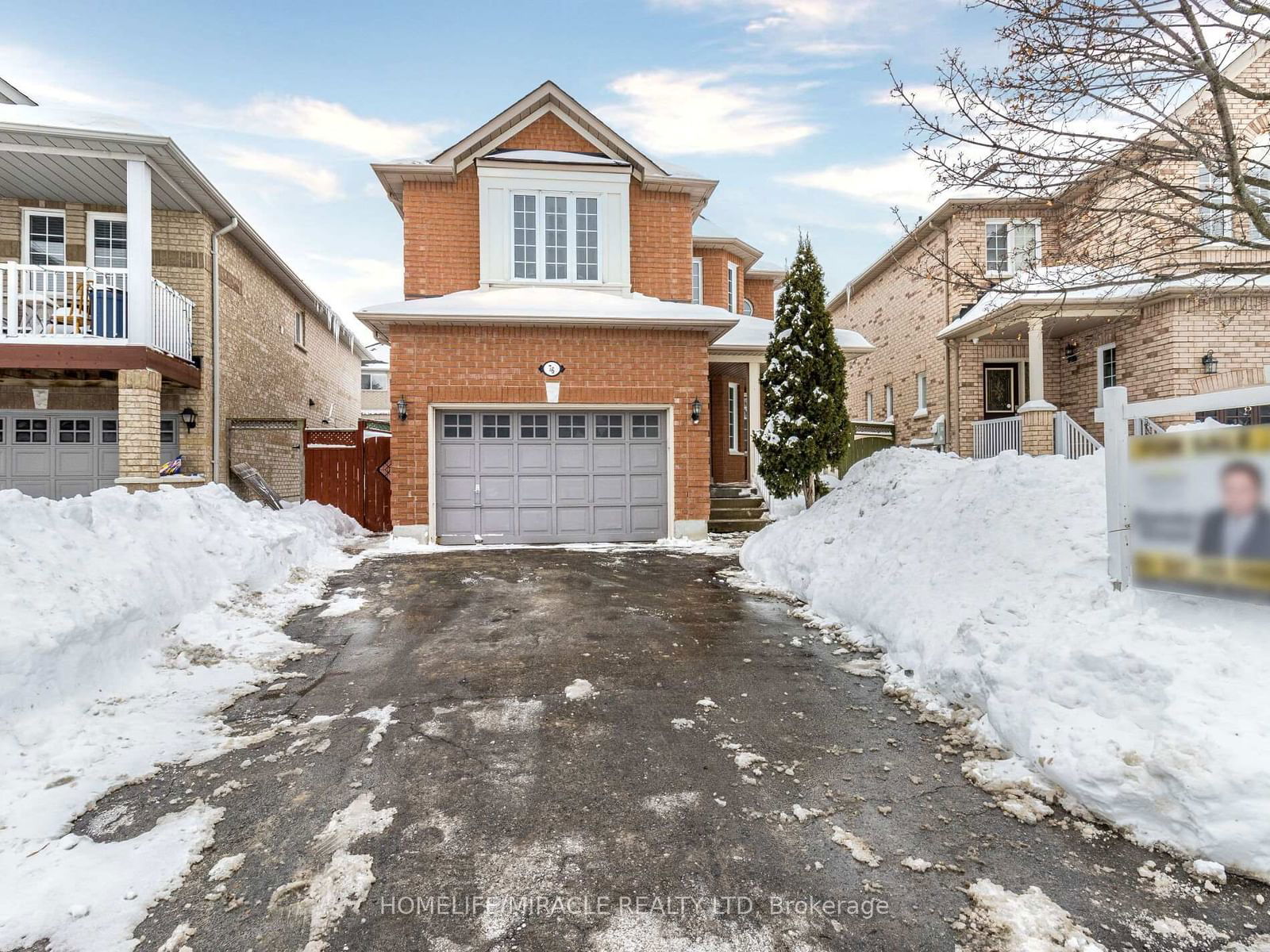 Detached House for sale at 76 Fallstar Crescent, Brampton, Fletcher's Meadow, L7A 2J7 - MLS: W11980032