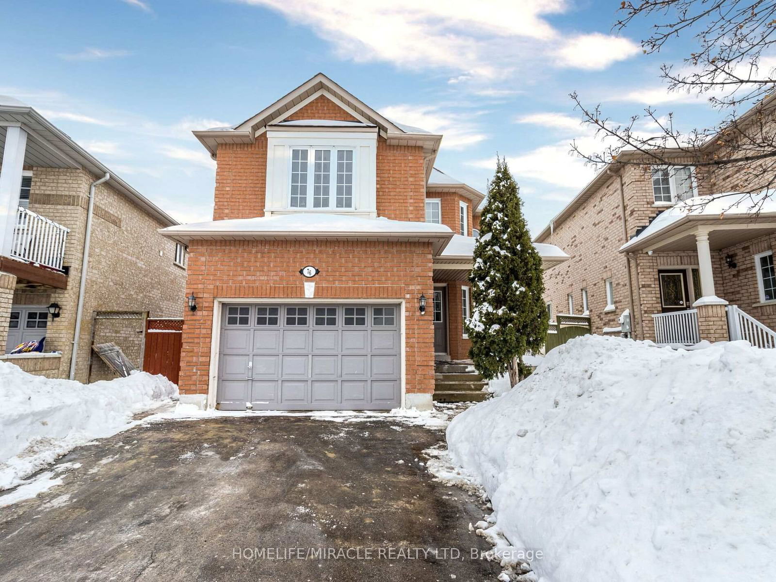 Detached House for sale at 76 Fallstar Crescent, Brampton, Fletcher's Meadow, L7A 2J7 - MLS: W11980032