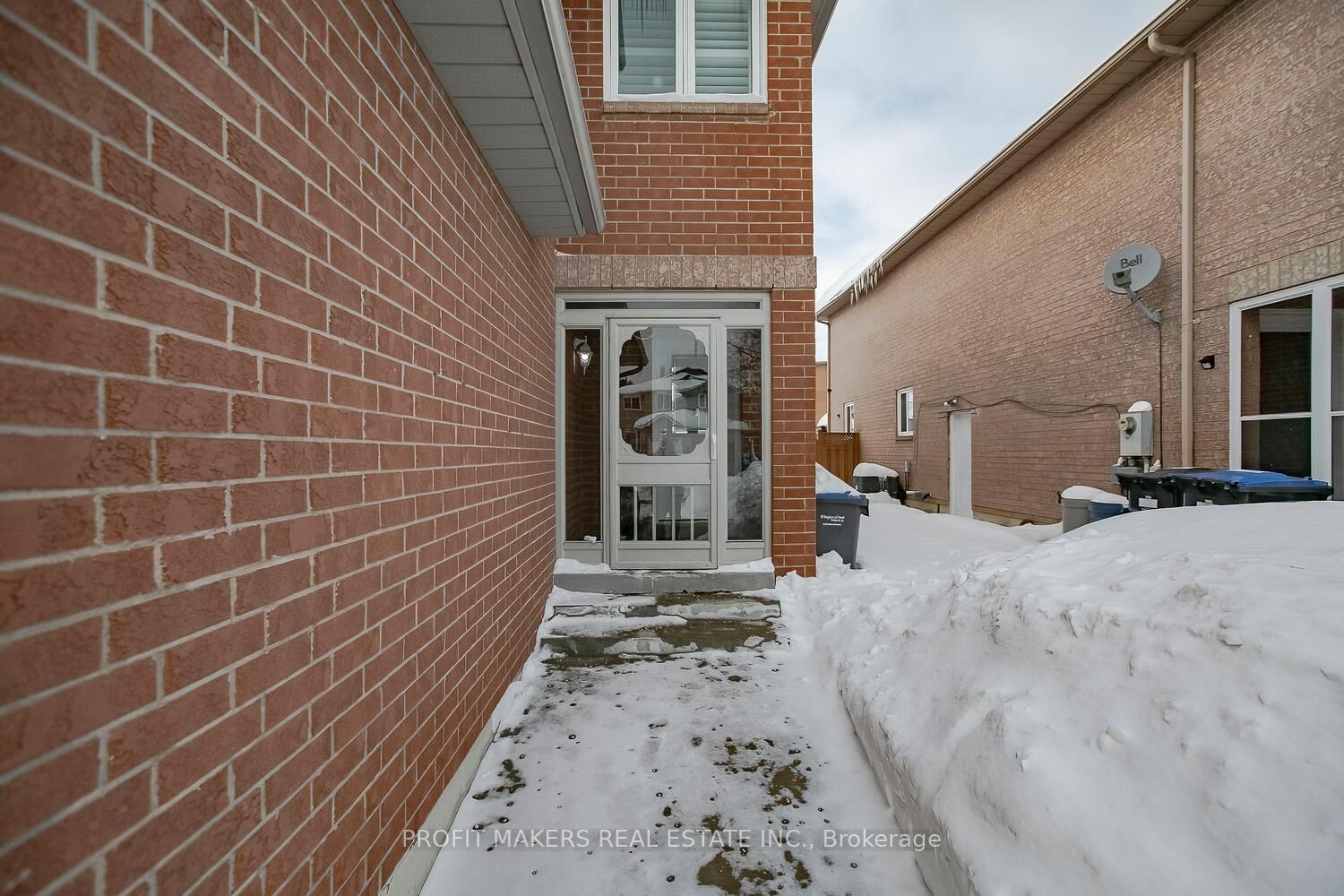 Semi-Detached House for sale at 131 Saddletree Trail, Brampton, Brampton West, L6X 4M9 - MLS: W11980050