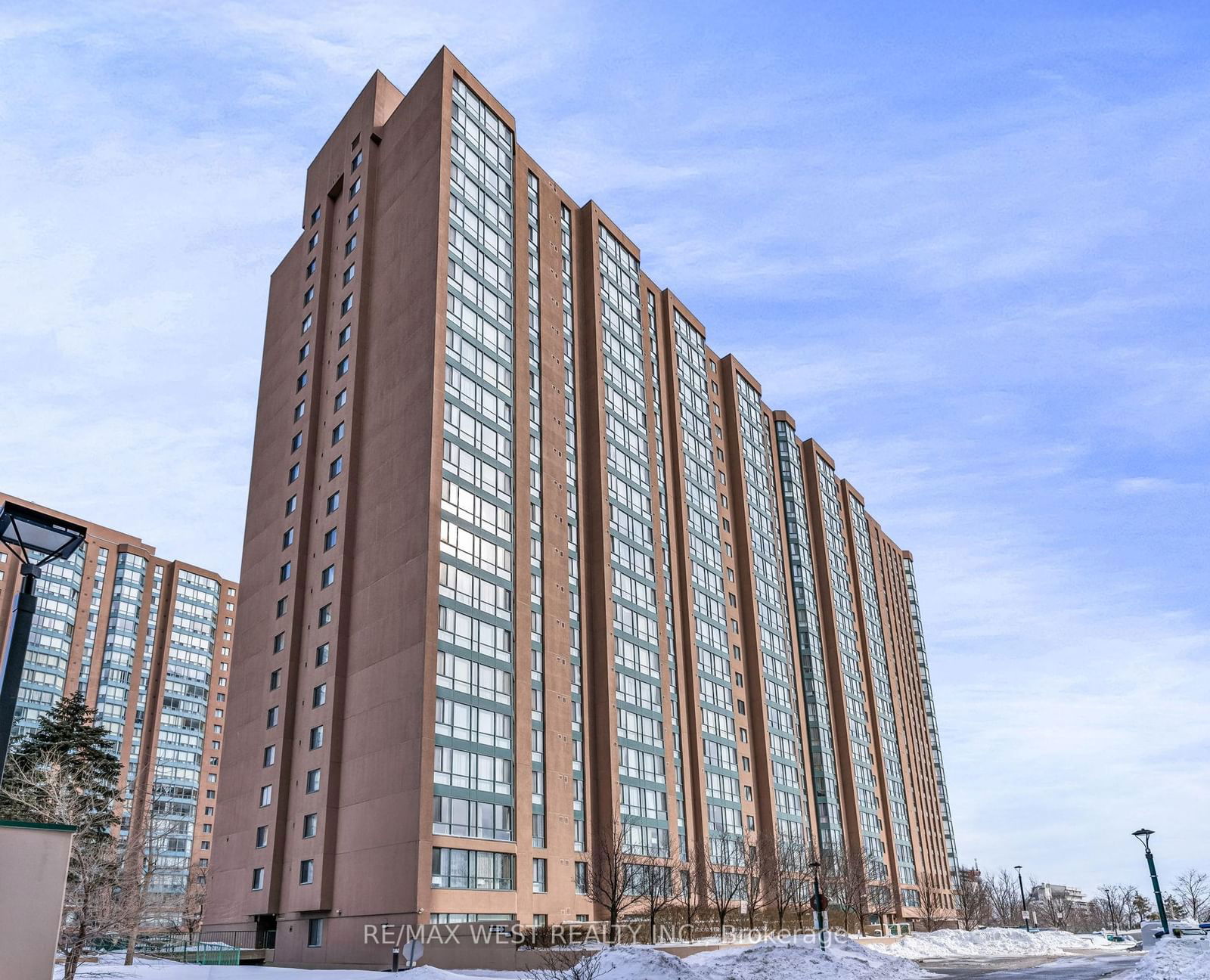 Condo for sale at 1615-145 Hillcrest Avenue, Mississauga, Cooksville, L5B 3Z1 - MLS: W11980137