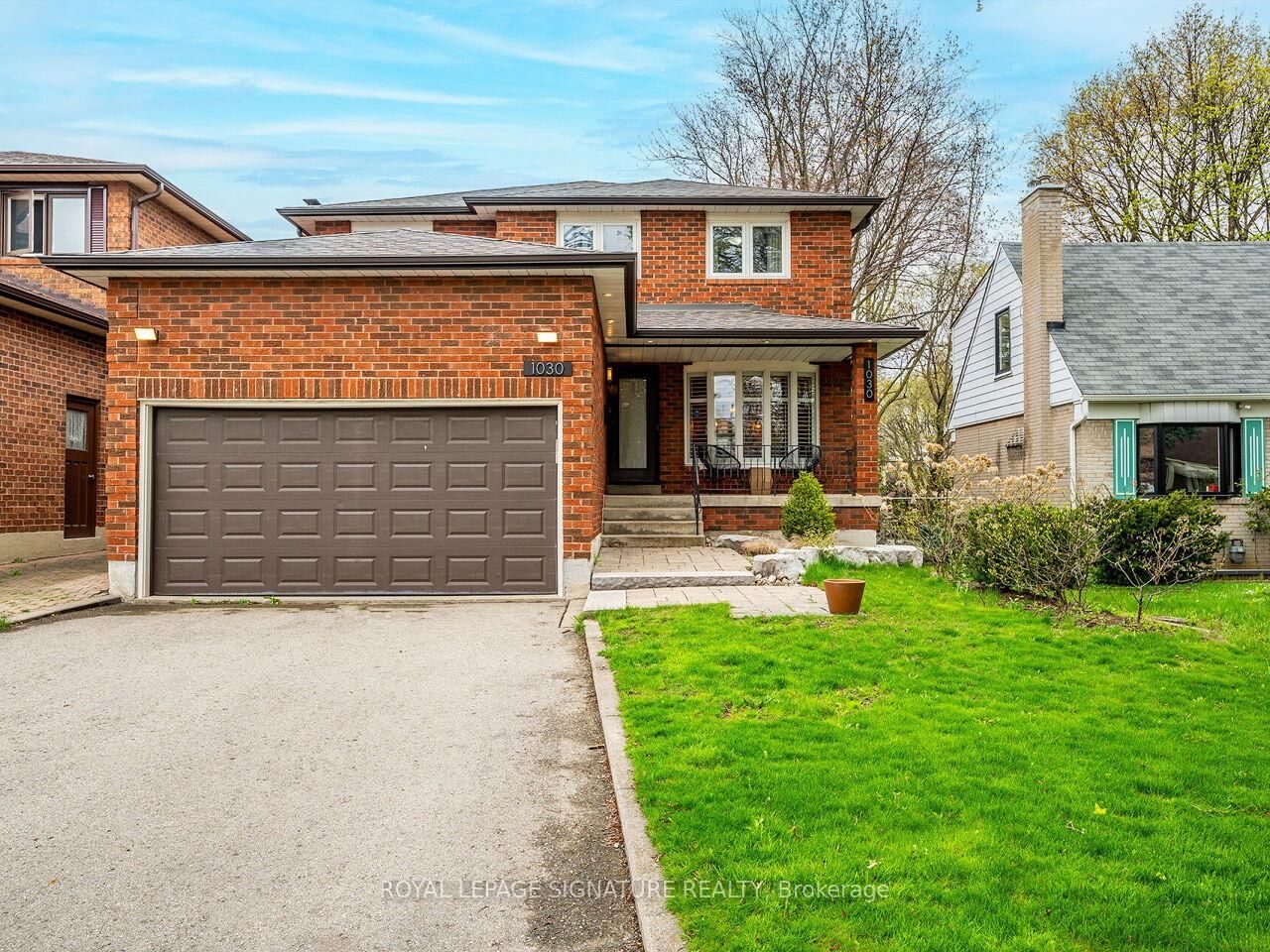 Detached House for sale at 1030 Hedge Drive, Mississauga, Lakeview, L4Y 1G2 - MLS: W11980204