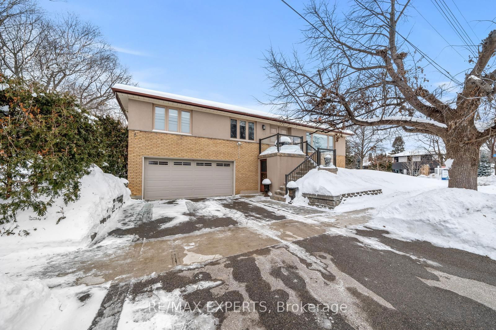 Detached House for sale at 100 Antioch Drive, Toronto, Eringate-Centennial-West Deane, M9B 5V4 - MLS: W11980443