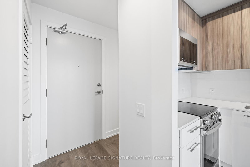 1005 - 215 Veterans Dr, Brampton, L7A 0B6 | Image 3