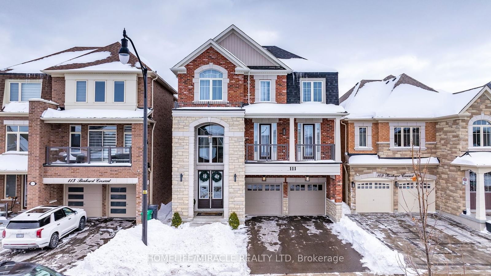 Detached House for sale at 111 Benhurst Crescent, Brampton, Northwest Brampton, L7A 5A4 - MLS: W11980702