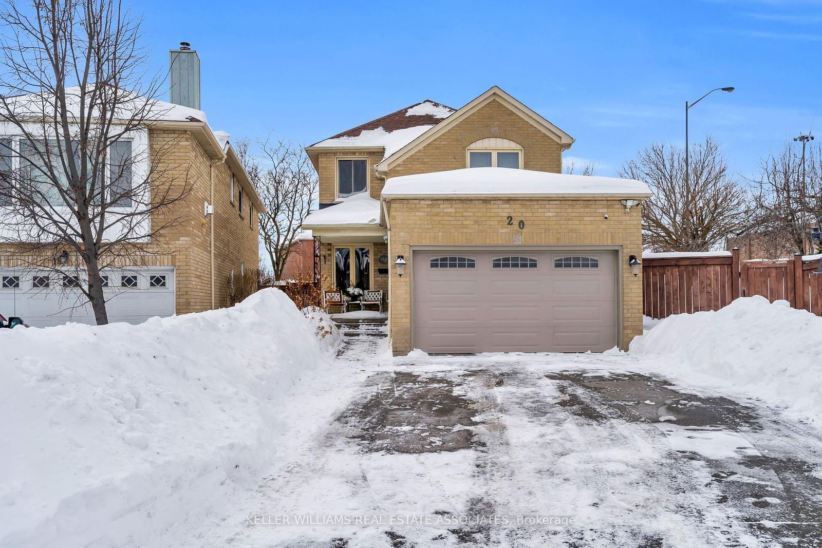 Detached House sold at 20 Nature Court, Brampton, Westgate, L6S 5T8 - MLS: W11980733