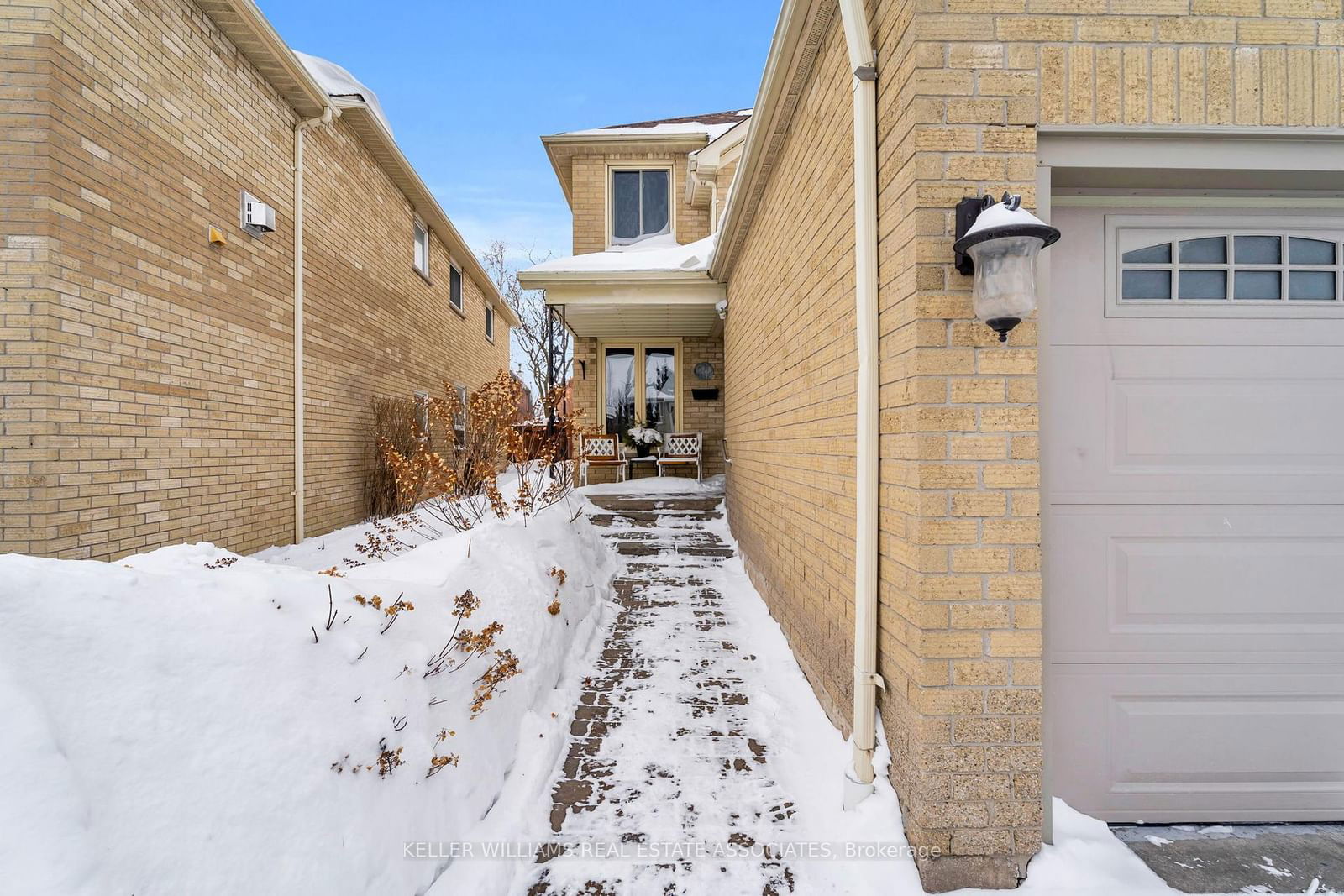 Detached House sold at 20 Nature Court, Brampton, Westgate, L6S 5T8 - MLS: W11980733