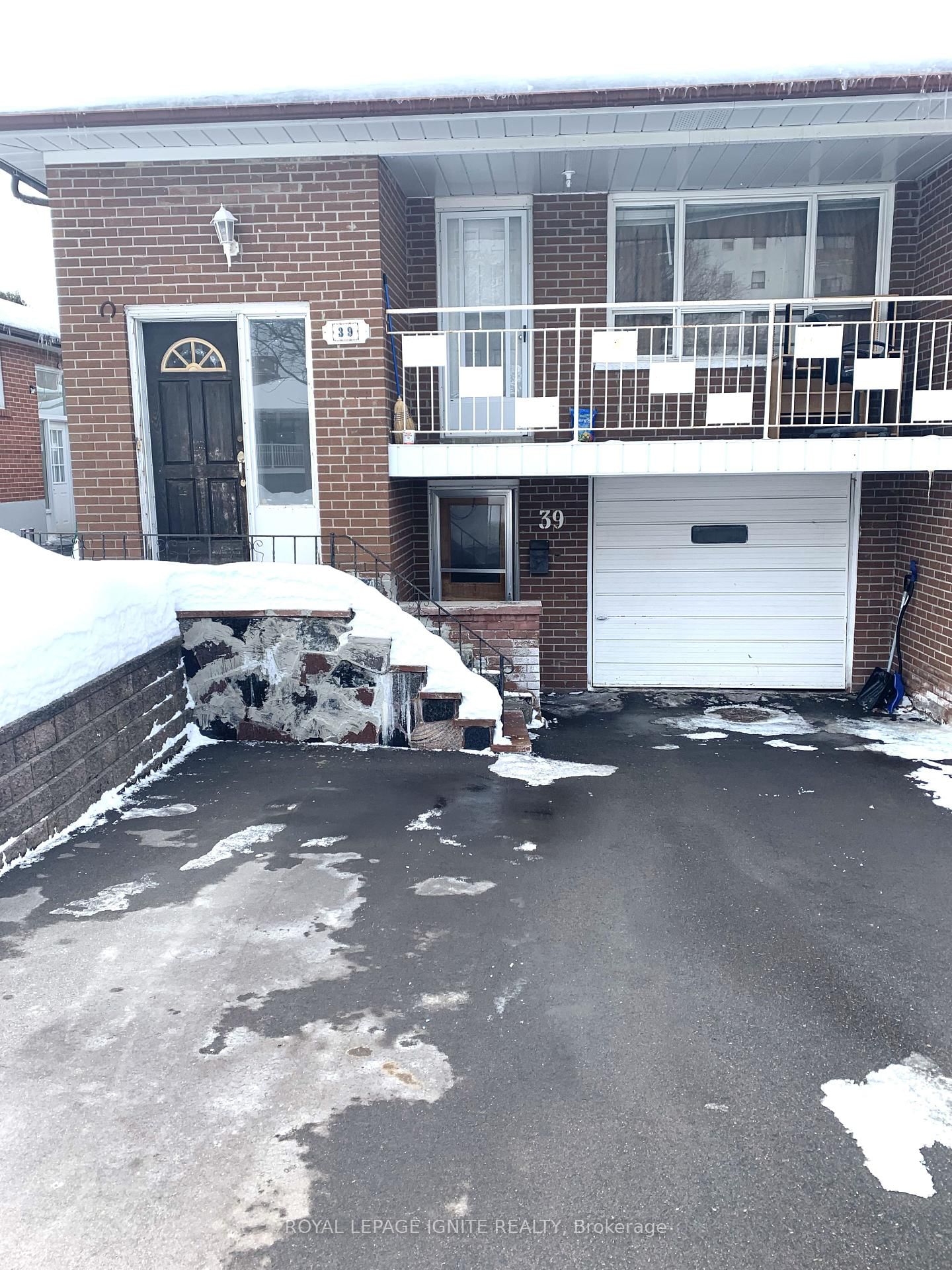 Building at 39 Achill Crescent, Mississauga, Fairview