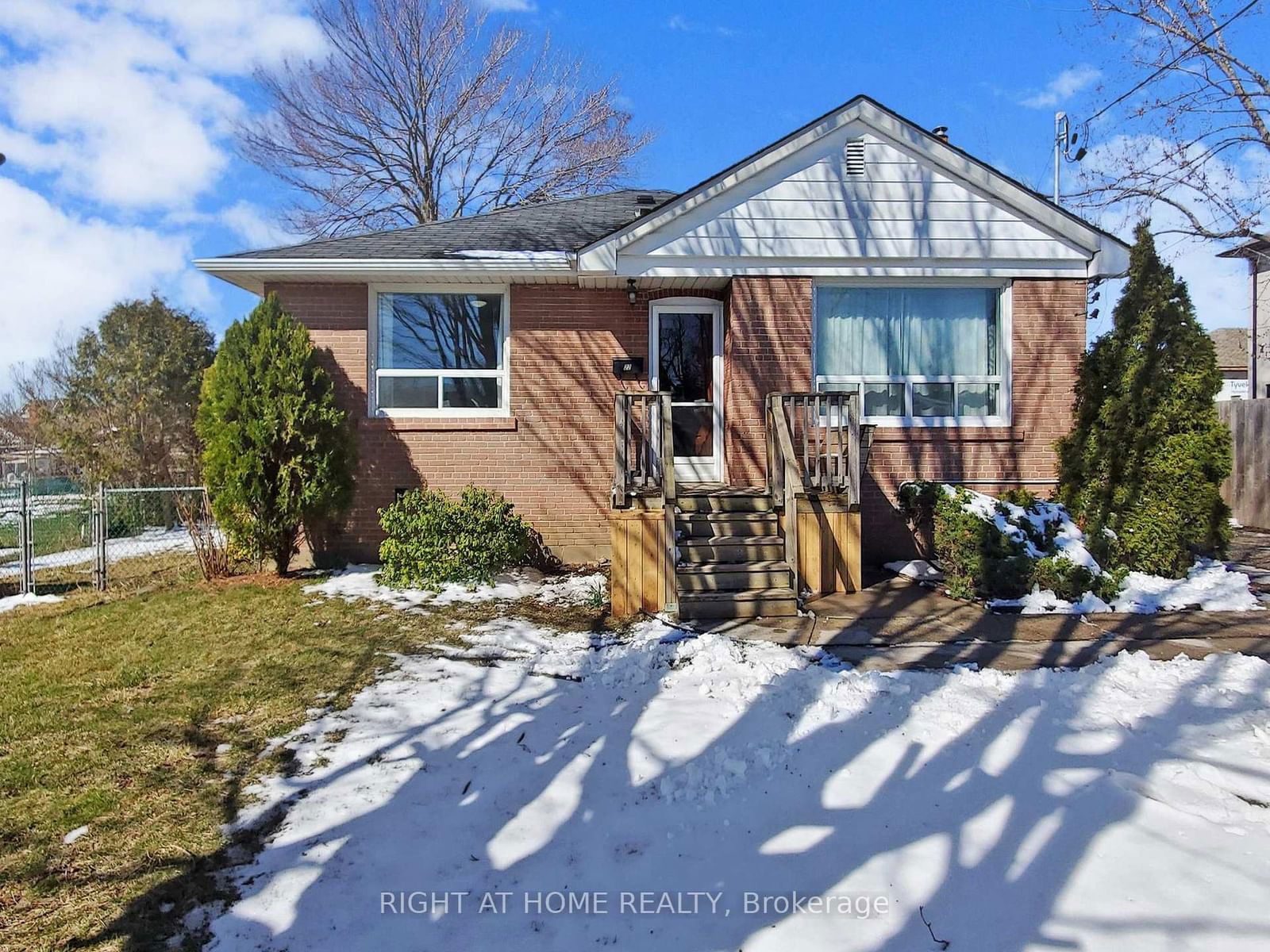 Detached House for sale at 22 Chappel Hill Road, Toronto, Downsview-Roding-CFB, M3M 1M2 - MLS: W11981146