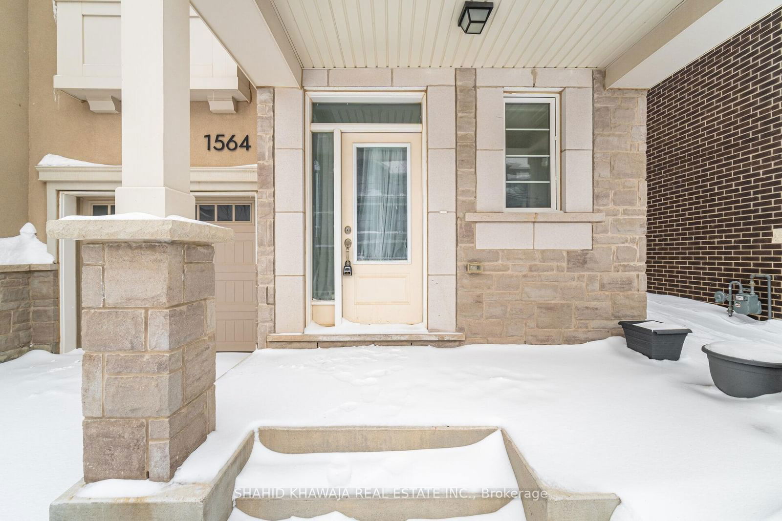 Townhouse for sale at 1564 Moira Crescent, Milton, Bowes, L9E 1Y1 - MLS: W11981344