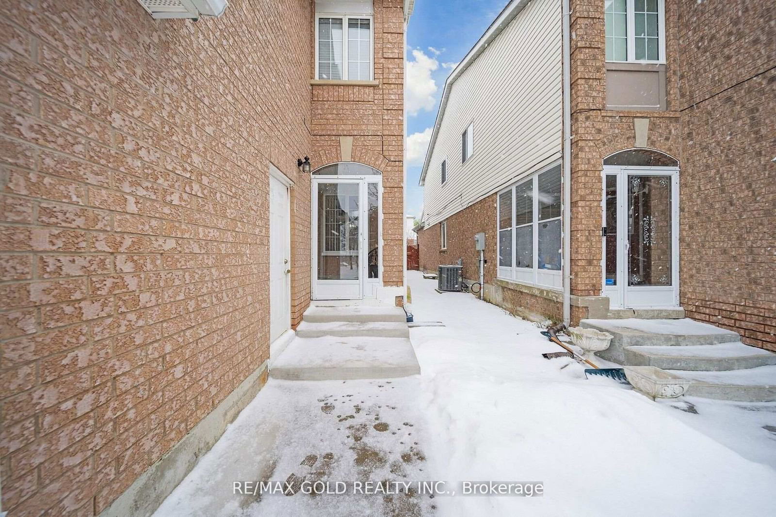 Detached House for sale at 76 Larkspur Road, Brampton, Sandringham-Wellington, L6R 1X2 - MLS: W11981395