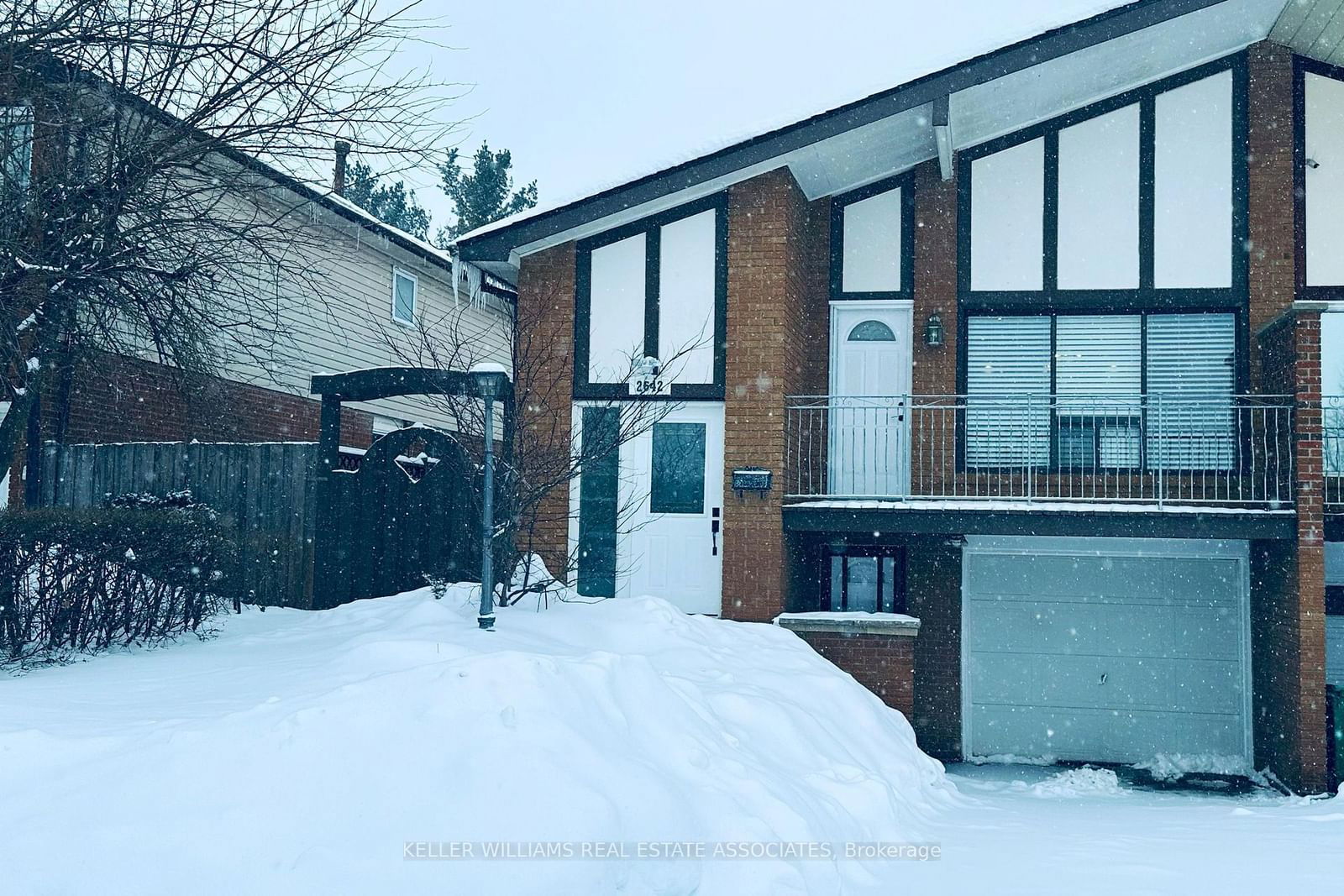 Semi-Detached House for lease at Main-2642 Windjammer Road, Mississauga, Erin Mills, L5L 1T5 - MLS: W11981468