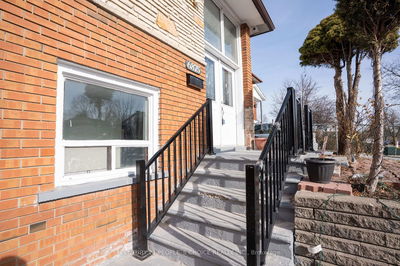 6875 Darcel Ave, Mississauga - Malton image-0-3