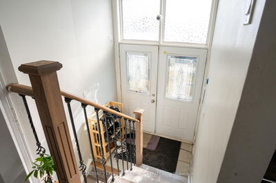 6875 Darcel Ave, Mississauga - Malton image-0-4