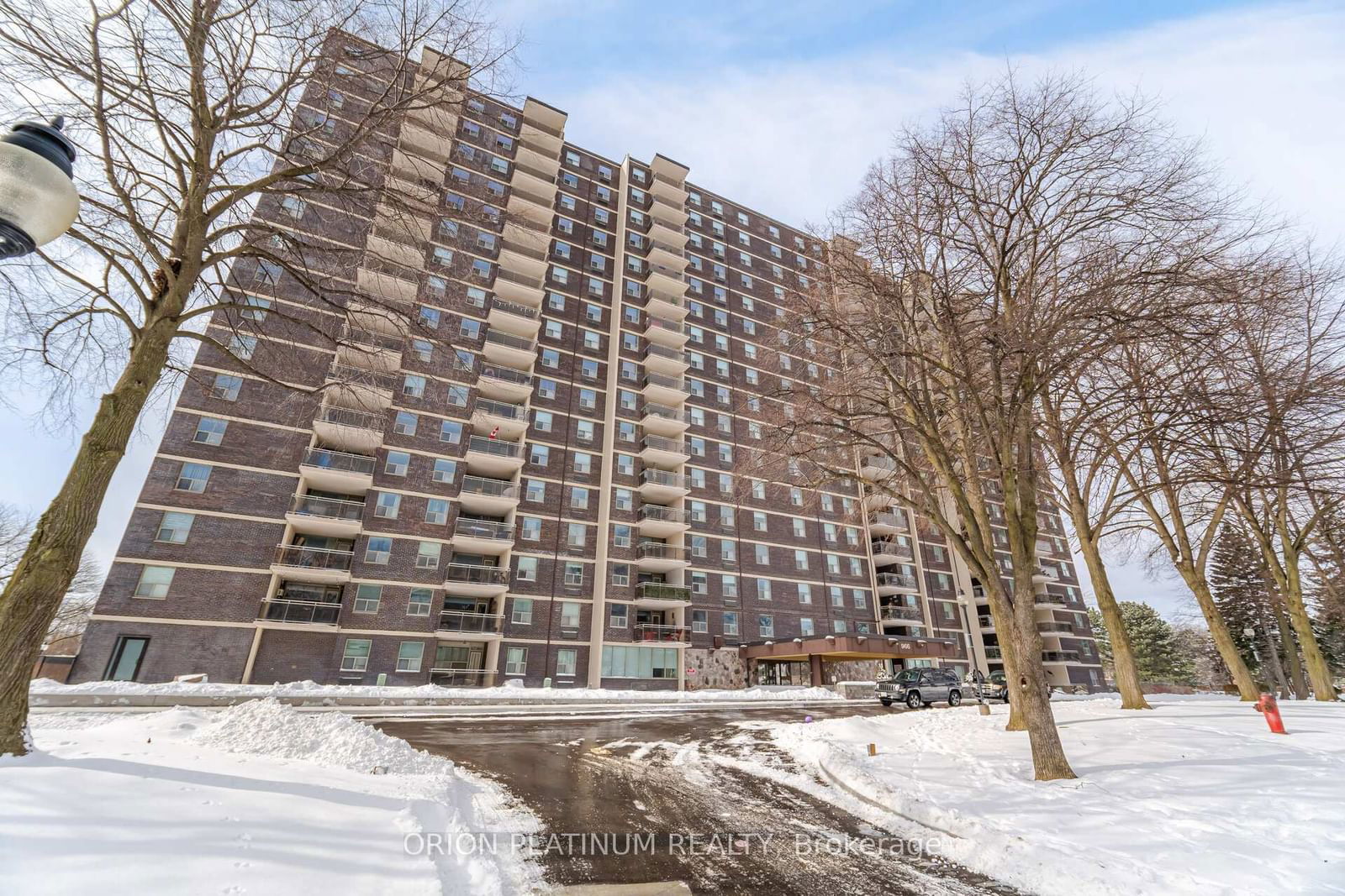 Condo for lease at 807-966 Inverhouse Drive, Mississauga, Clarkson, L5J 4B6 - MLS: W11981644