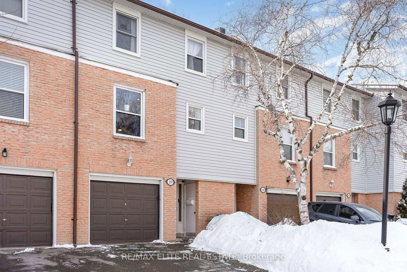 Townhouse for sale at 159-2440 Bromsgrove Road, Mississauga, Clarkson, L5J 4J7 - MLS: W11981989