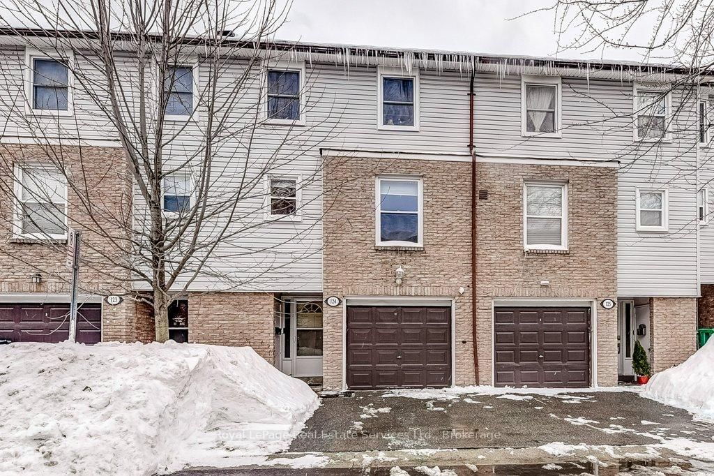 Townhouse for sale at 124-2440 Bromsgrove Road, Mississauga, Clarkson, L5J 4J7 - MLS: W11982331