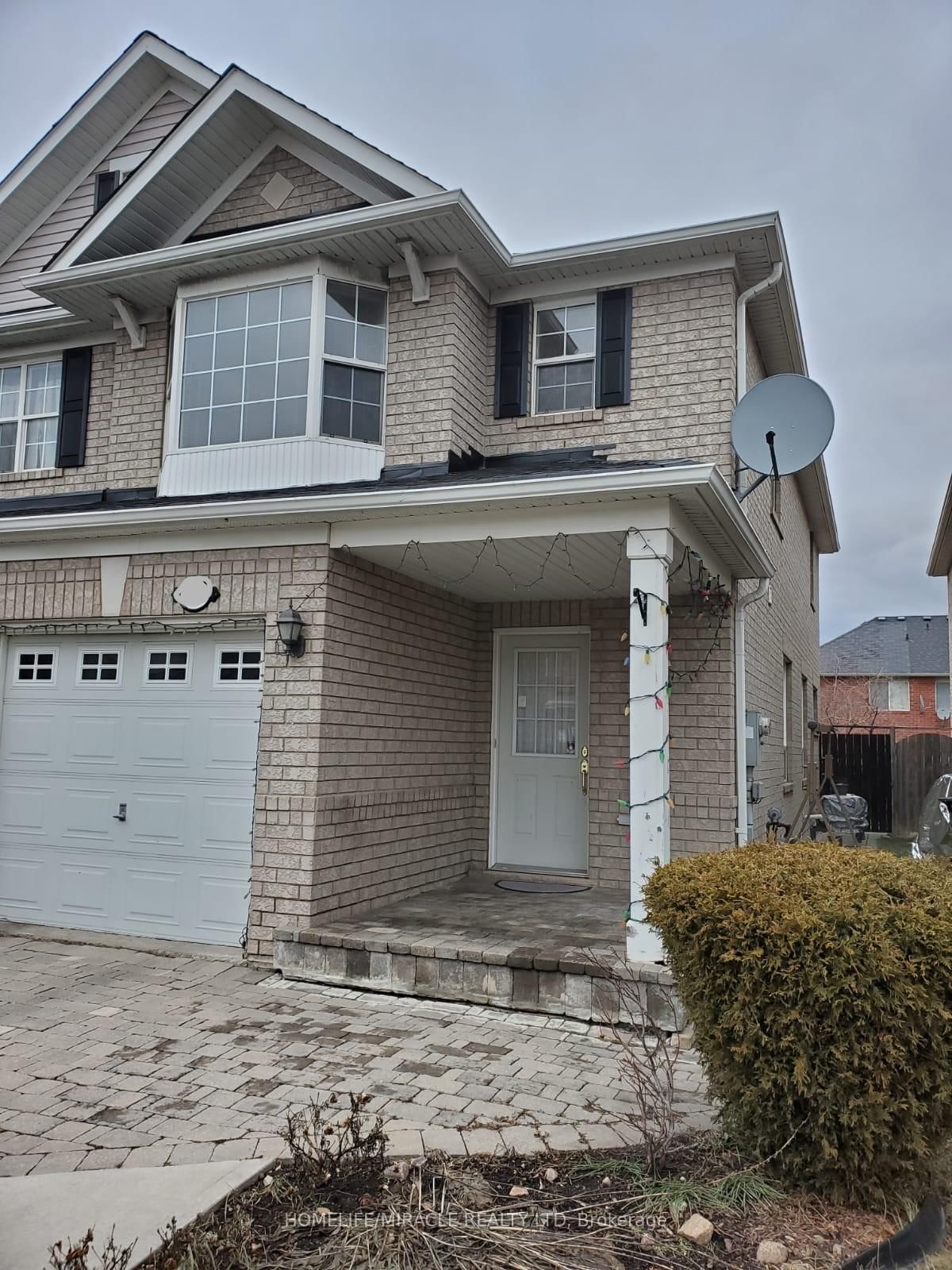 Semi-Detached House for lease at 9 Lyric Road, Brampton, Gore Industrial North, L6S 0B4 - MLS: W11982488