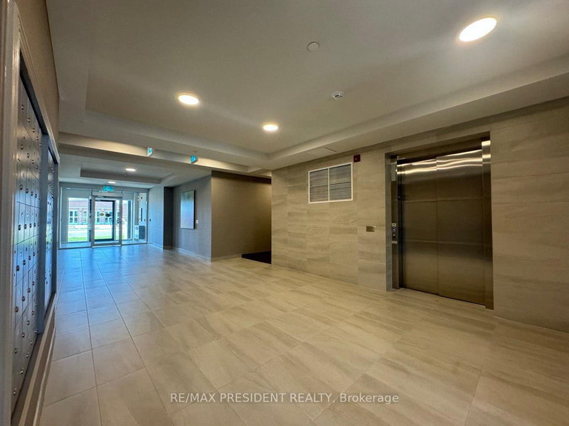 315 - 62 Sky Harbour Dr E, Brampton, L6Y 6J2 | Image 2