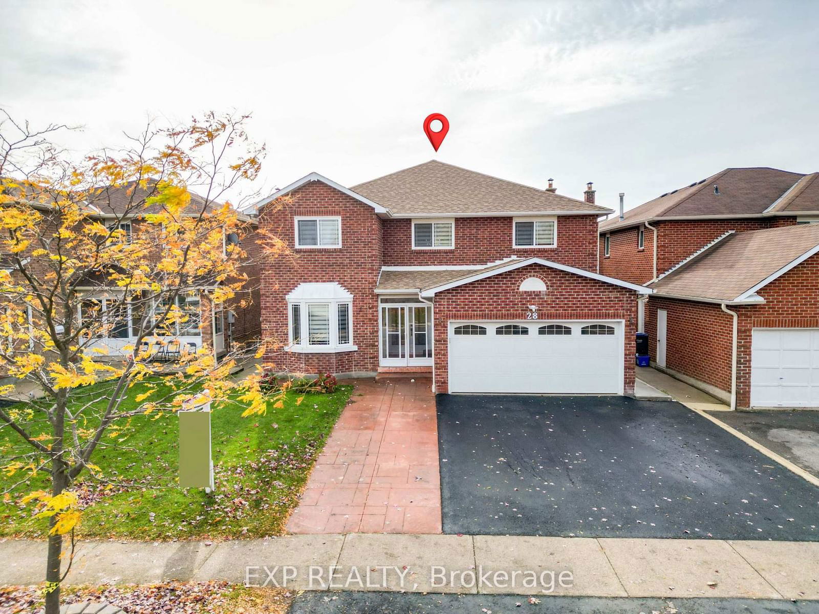 Detached House for sale at 28 Fairlight Street, Brampton, Heart Lake West, L6Z 3W2 - MLS: W11982722