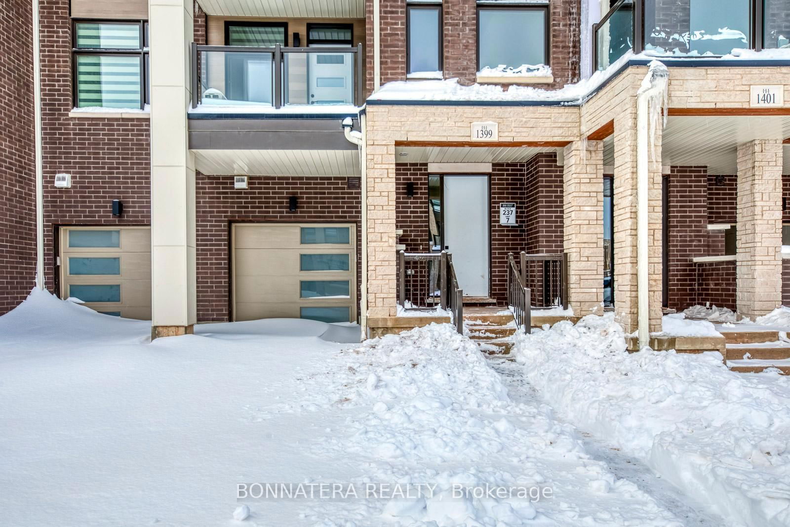 Townhouse for lease at 1399 Courthleigh Trail, Oakville, 1010 - JM Joshua Meadows, L6H 7Y7 - MLS: W11982873