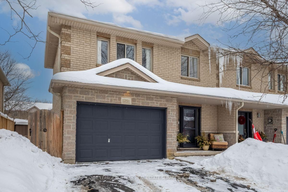 Townhouse sold at 1251 Stephenson Drive, Burlington, Brant, L7S 2B3 - MLS: W11983016