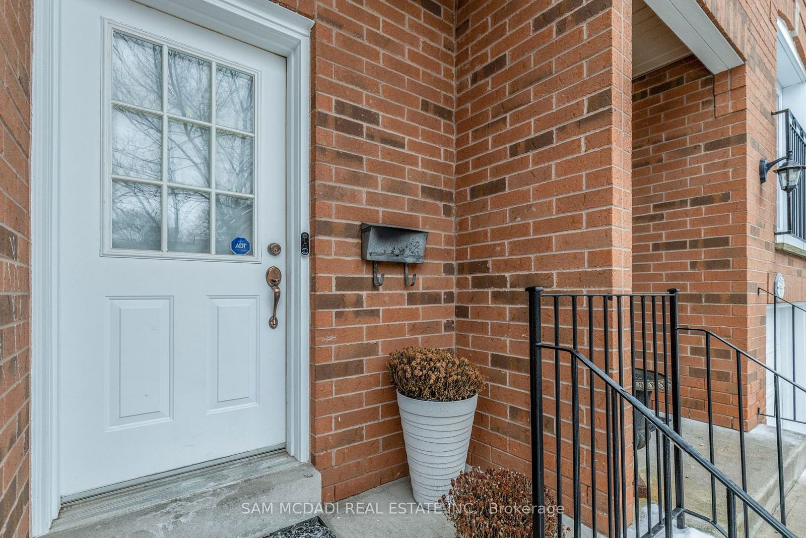 Townhouse for sale at 32-1591 South Parade Court, Mississauga, East Credit, L5M 6G1 - MLS: W11983070