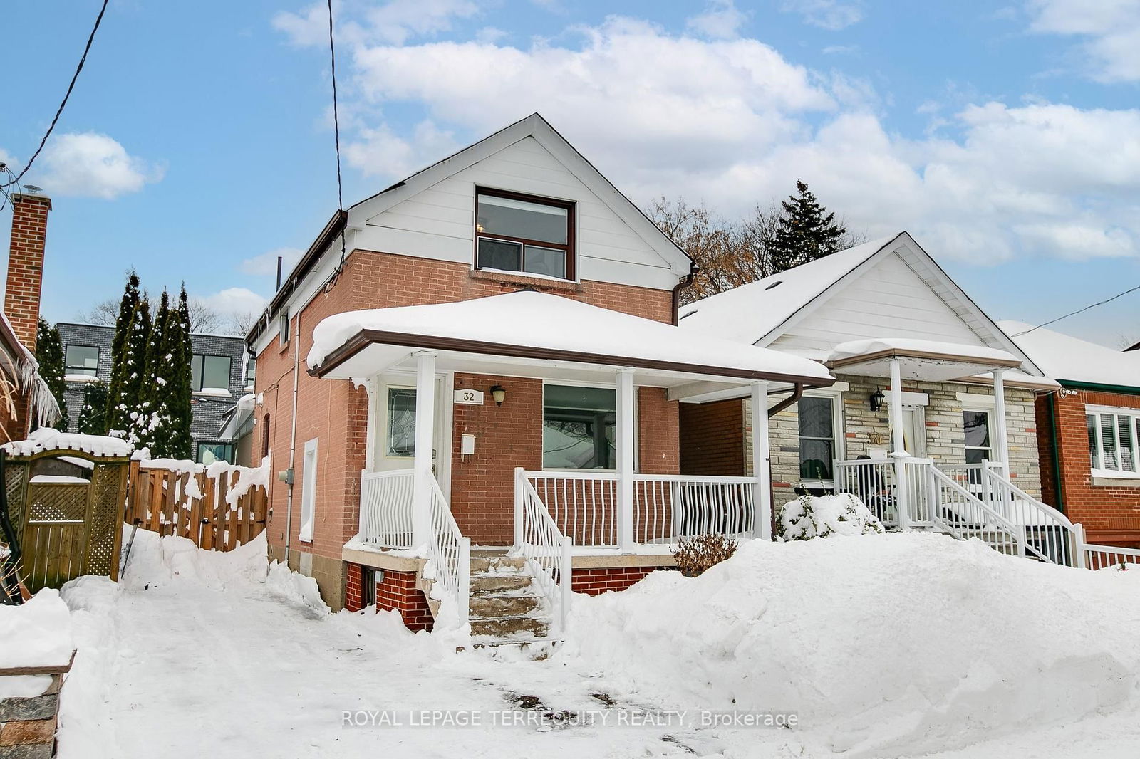 Building at 32 Beechwood Avenue, Toronto, Rockcliffe-Smythe