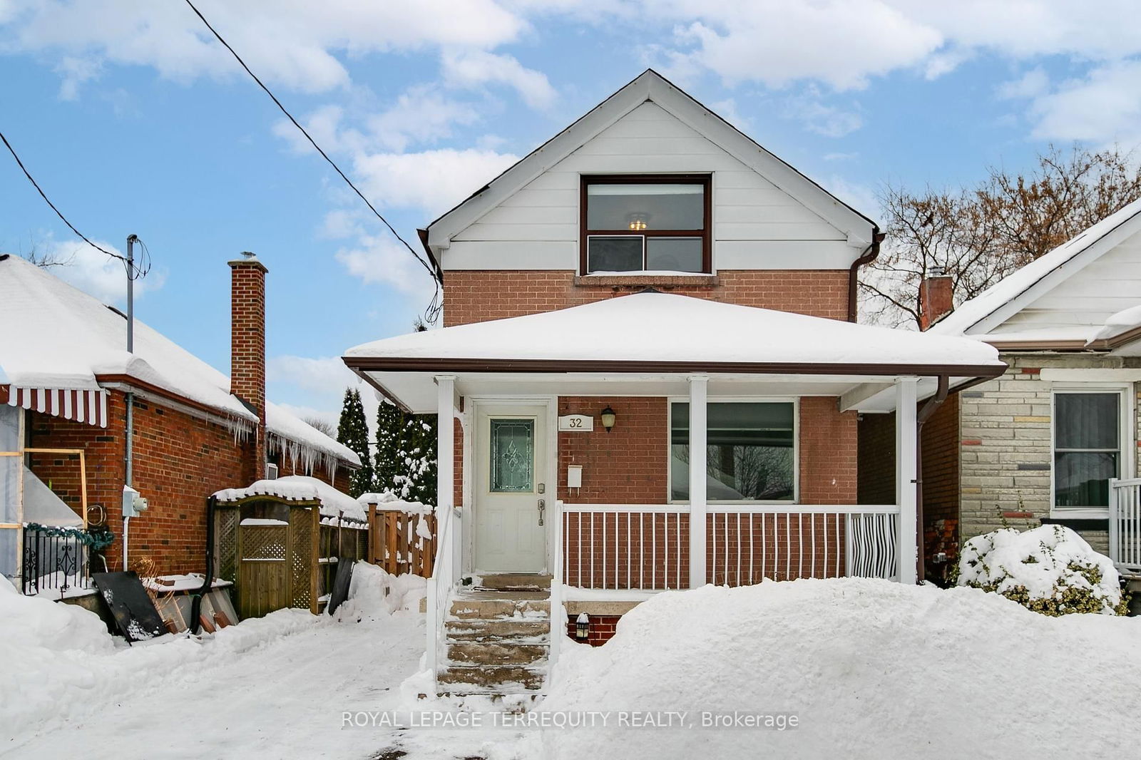 Detached House for lease at 32 Beechwood Avenue, Toronto, Rockcliffe-Smythe, M6N 4T1 - MLS: W11983167