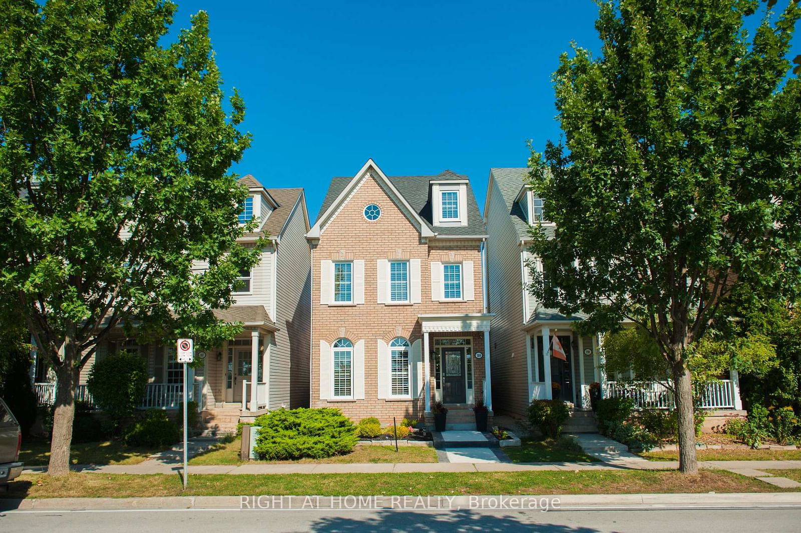 Detached House for lease at 189 Glenashton Drive, Oakville, Uptown Core, L6H 6M8 - MLS: W11983201