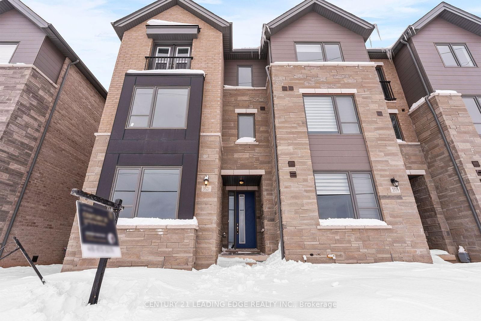 Townhouse for sale at 3321 Sixth Line, Oakville, Rural Oakville, L6H 0Z5 - MLS: W11983493