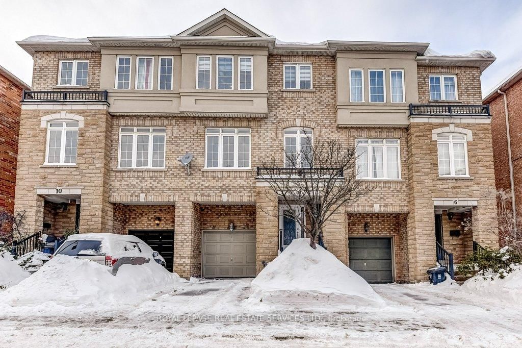 Townhouse sold at 8 Ramage Lane, Toronto, Eringate-Centennial-West Deane, M9C 5S6 - MLS: W11983505