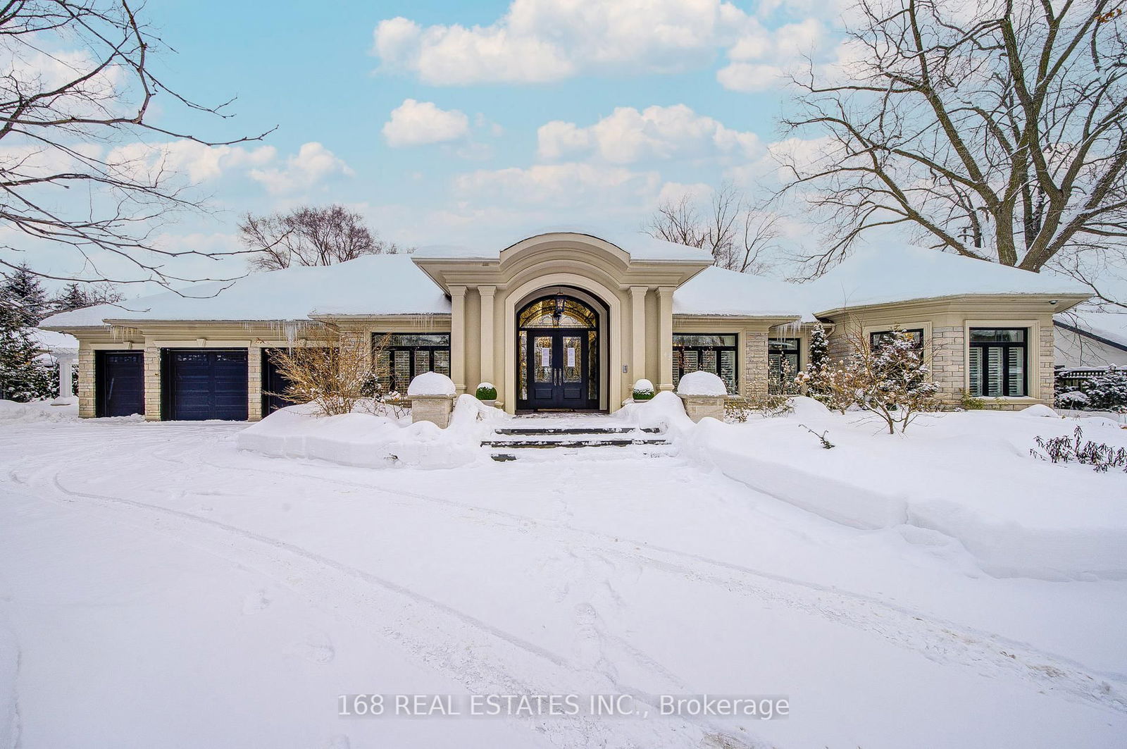 Detached House sold at 431 Fourth Line, Oakville, 1020 - WO West, L6L 5A5 - MLS: W11983511