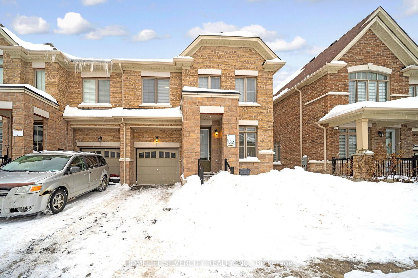 Townhouse sold at 44 Folgate Crescent, Brampton, Sandringham-Wellington North, L6R 0B3 - MLS: W11983544