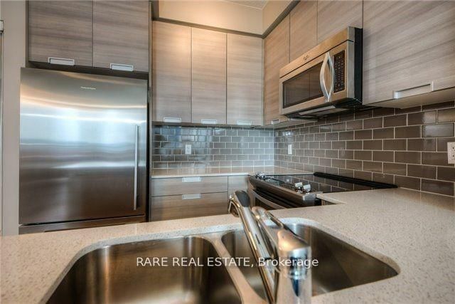 Condo for lease at 801-55 Eglinton Avenue, Mississauga, Hurontario, L5R 0E4 - MLS: W11983777