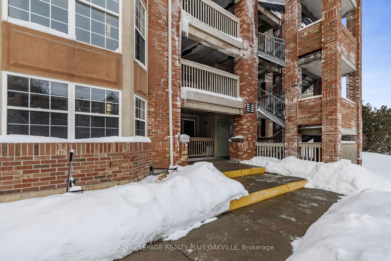 Condo for sale at 405-4015 Kilmer Drive, Burlington, Tansley, L7M 4M4 - MLS: W11983939