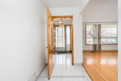 Unit MAIN — 32 Whitfield Ave, Toronto - Humber Summit image-0-4